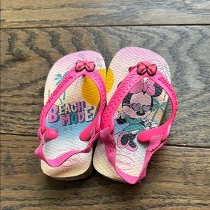 Havaianas Pink Sandals w/ Decorative Elements free shipping minnie mouse US6 EUC